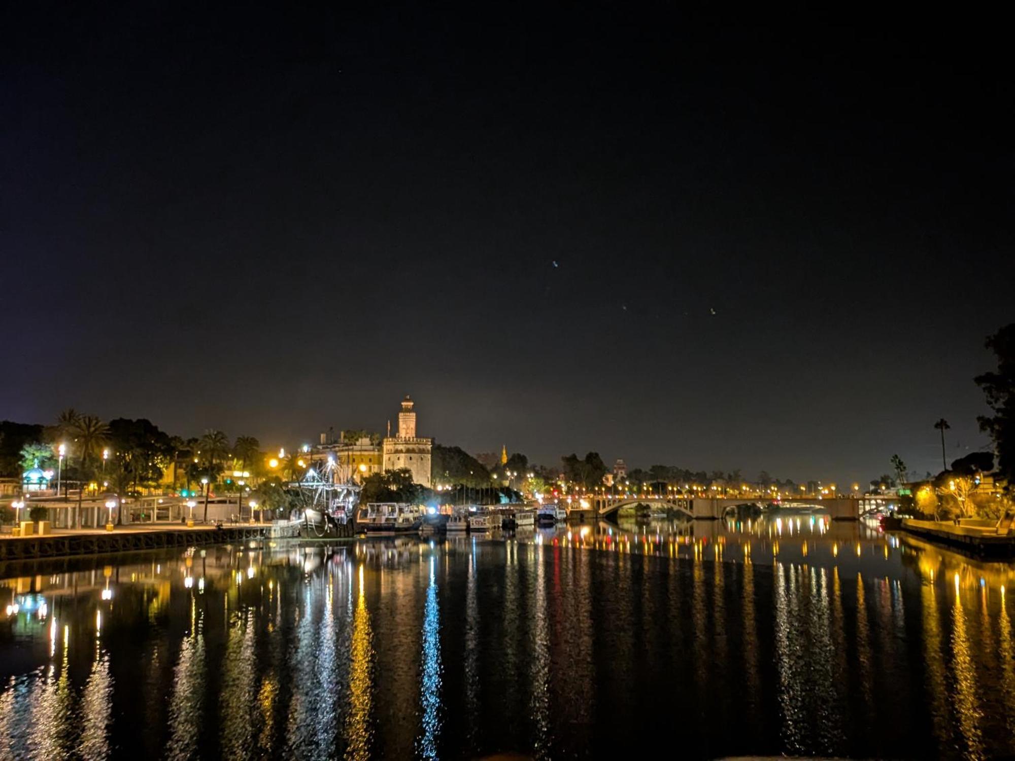 Sunterrace Loft-Triana'S Star, 10' From City Center! เซบีญา ภายนอก รูปภาพ